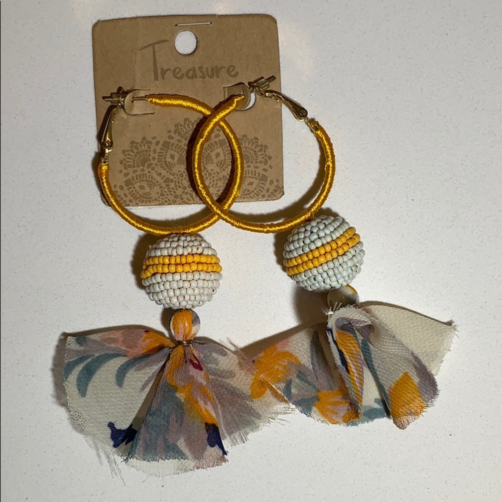 Dangle drop earrings